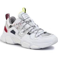 Sneakersy TOMMY HILFIGER - City Voyager Chunky Sneaker FW0FW04610 White YBS. Białe półbuty damskie TOMMY HILFIGER, ze skóry. Za 579,00 zł.