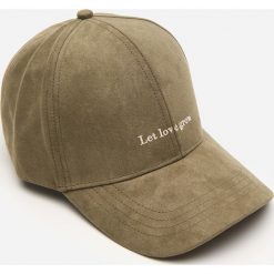 Czapka z daszkiem - Khaki. Brązowe czapki damskie House, bez wzorów. Za 39,99 zł.