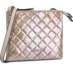 Torebka MONNARI - BAG2680-015 Beige. Szare listonoszki damskie marki Monnari, z aplikacjami, ze skóry ekologicznej, na ramię, zdobione, bez dodatków. W wyprzedaży za 169,00 zł.