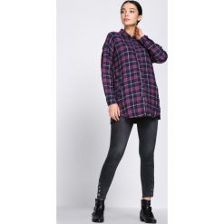 Granatowo-Fuksjowa Koszula Daisy. Niebieskie bluzki damskie Born2be, s, bez wzorów, z wykładanym kołnierzem, bez rękawów. Za 54,99 zł.