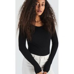 Prążkowany sweter basic - Czarny. Czarne bluzki damskie marki Sinsay, s, bez wzorów, prążkowane, bez rękawów, bez kaptura. Za 39,99 zł.