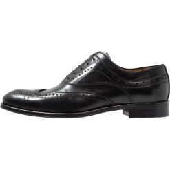 Brett & Sons Eleganckie buty noir. Czarne buty wizytowe męskie marki Brett & Sons, z materiału, na sznurówki. Za 589,00 zł.