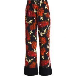 Mos Mosh GAZELLA FLORE PANT Spodnie materiałowe black. Czarne spodnie damskie marki Mos Mosh, m, bez wzorów, z wiskozy. Za 599,00 zł.