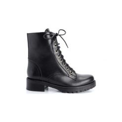 Botki Patrizia Pepe 2V8056/A483-K103. Czarne botki damskie Patrizia Pepe, bez obcasa, bez zapięcia. Za 499,00 zł.