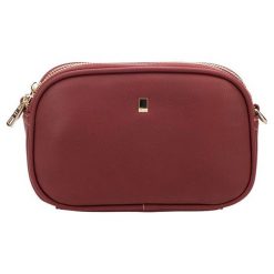 David Jones Damska Torebka Crossbody Cara Mel Red cm4020. Czerwone torebki klasyczne damskie marki David Jones, bez wzorów, bez dodatków. W wyprzedaży za 79,00 zł.