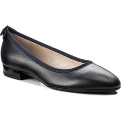 Baleriny EVA MINGE - Motril 3A 18GR1372409ES 107. Czarne baleriny damskie Eva Minge, bez wzorów, ze skóry, klasyczne, bez obcasa, na płaskiej podeszwie. W wyprzedaży za 219,00 zł.