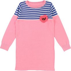 Sukienka w kolorze jasnoróżowym. Różowe sukienki niemowlęce w paski, z bawełny, midi, proste. W wyprzedaży za 112,95 zł.