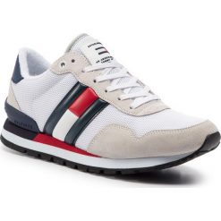 Sneakersy TOMMY JEANS - Casual Tommy Jeans Sneaker EM0EM00261 Rwb 020. Białe sneakersy męskie Tommy Jeans, na co dzień, bez wzorów, z jeansu, klasyczne, bez zapięcia. W wyprzedaży za 339,00 zł.
