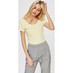 Answear - Top Stripes Vibes. Żółte topy damskie marki ANSWEAR, uniwersalny, z elastanu, z okrągłym kołnierzem. W wyprzedaży za 29,90 zł.