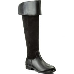 Muszkieterki CAPRICE - 9-25602-29 Black Comb 019. Czarne buty zimowe damskie marki Caprice, ze skóry, przed kolano, na wysokim obcasie. W wyprzedaży za 429,00 zł.