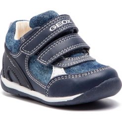 Sneakersy GEOX - B Each B. D B920BD 05413 C4002 M Navy. Niebieskie trampki chłopięce Geox, bez wzorów, ze skóry ekologicznej, na rzepy. W wyprzedaży za 159,00 zł.