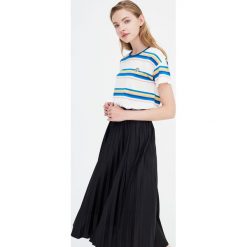 Plisowana spódnica midi. Czarne spódniczki Pull&Bear, midi. Za 79,90 zł.