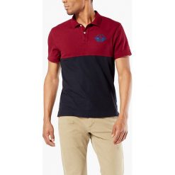 Koszulka polo w kolorze czerwono-granatowym. Czerwone koszulki męskie DOCKERS, m, z haftami, bez rękawów. W wyprzedaży za 99,95 zł.