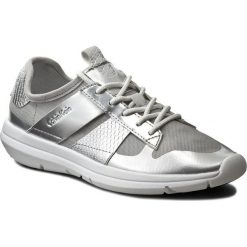 Sneakersy CALVIN KLEIN JEANS - Iden R4077 Silver. Szare półbuty damskie marki Calvin Klein Jeans, na co dzień, bez wzorów, z jeansu, bez obcasa, na płaskiej podeszwie, bez zapięcia. W wyprzedaży za 329,00 zł.