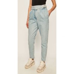 Vero Moda - Jeansy Aya. Niebieskie jeansy damskie Vero Moda, z podwyższonym stanem. W wyprzedaży za 189,90 zł.