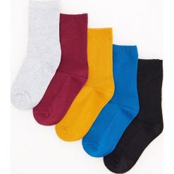 Skarpety 5 pack - Czarny. Czarne skarpetki męskie Reserved, bez wzorów. Za 39,99 zł.