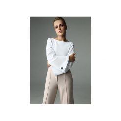 BLUZKA SLENDER - BIAŁA. Białe bluzki damskie marki Madnezz, s, bez wzorów, z elastanu, biznesowe, z dekoltem na plecach, bez rękawów. Za 179,00 zł.