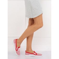 Tenisówki slipon czerwone ELEA. Czerwone buty sportowe damskie FunKee.pl, w paski, z tkaniny, sportowe, tenisowe. Za 65,99 zł.