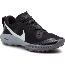 Buty NIKE - Air Zoom Terra Kiger 5 AQ2220 001 Black/Barely Grey/Gumsmoke. Czarne buty sportowe damskie Nike, z materiału, sportowe, do biegania. W wyprzedaży za 379,00 zł.