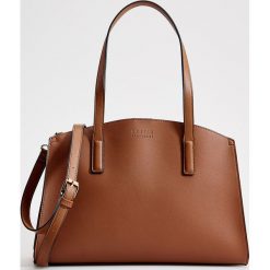 Torebka tote bag - Bordowy. Czerwone torebki klasyczne damskie Mohito, bez wzorów, bez dodatków. Za 119,99 zł.