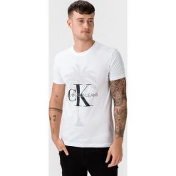 Calvin Klein Monogram Koszulka Biały. Białe podkoszulki męskie Calvin Klein, l, z nadrukiem, z bawełny, z krótkim rękawem. Za 204,95 zł.