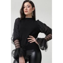 Czarny Sweter Tommy. Czarne swetry damskie Born2be, s, bez wzorów, z tiulu, eleganckie, z długim rękawem, długie, bez kaptura. Za 119,99 zł.