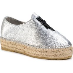 Espadryle QUAZI - QZ-50-04-000466 110. Szare espadryle damskie QUAZI, bez wzorów, ze skóry ekologicznej, bez obcasa, na płaskiej podeszwie. W wyprzedaży za 219,00 zł.