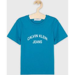 Calvin Klein Jeans - T-shirt dziecięcy 104-176 cm. Czarne t-shirty chłopięce Calvin Klein Jeans, z nadrukiem, z jeansu, bez rękawów. W wyprzedaży za 79,90 zł.