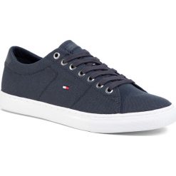 Tenisówki TOMMY HILFIGER - Seasonal Textile Sneaker FM0FM02687 Desert Sky DW5. Niebieskie półbuty męskie TOMMY HILFIGER, na co dzień, bez wzorów, z gumy, eleganckie, bez zapięcia. Za 339,00 zł.