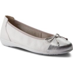 Baleriny damskie lakierowane: Baleriny CAPRICE - 9-22123-20 Wht/Silv Deer 120