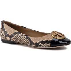 Baleriny TORY BURCH - Chelsea Cap-Toe Ballet 61202 Desert Roccia/Perfect Black 960. Brązowe baleriny damskie Tory Burch, bez wzorów, ze skóry, klasyczne, bez obcasa. W wyprzedaży za 719,00 zł.
