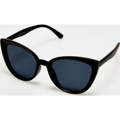 Okulary przeciwsłoneczne. Czarne okulary przeciwsłoneczne damskie Moodo. Za 29,99 zł.