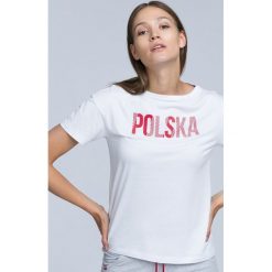 Koszulka kibica damska TSD501 - biały. Białe koszulki damskie 4f, z nadrukiem, z bawełny, bez kołnierzyka, z krótkim rękawem. Za 49,99 zł.
