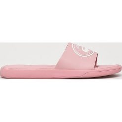 Lacoste - Klapki. Różowe klapki damskie marki Lacoste, z materiału. Za 199,90 zł.