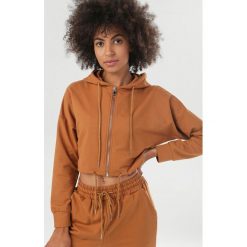 Camelowa Bluza Ynisevera. Brązowe bluzy damskie Born2be, s, bez wzorów, bez rękawów, bez kaptura. Za 109,99 zł.