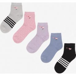 5-pack Mix kolorów Skarpety Kelania. Skarpetki damskie Born2be, bez wzorów. Za 34,99 zł.