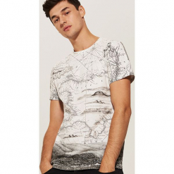 T-shirt z nadrukiem all over - Kremowy. Białe t-shirty męskie House, s, z nadrukiem, bez kołnierzyka. Za 39,99 zł.