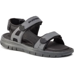 Sandały SKECHERS - Upwell 51874/BKCC Black/Charcoal. Szare sandały męskie Skechers, z tworzywa sztucznego, bez zapięcia. Za 219,99 zł.