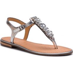 Sandały GEOX - D Sozy Pluse E D92DQE 000KY C1007 Silver. Szare klapki damskie Geox, bez wzorów, ze skóry, bez obcasa, na obcasie. W wyprzedaży za 299,00 zł.