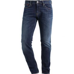 Tommy Jeans SLIM SCANTON Jeansy Slim Fit dynamic true dark. Niebieskie jeansy męskie relaxed fit marki Tommy Jeans. W wyprzedaży za 521,55 zł.
