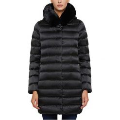 Geox Damska kurtka W Chloo Black W9425Y-T2411-F9000 (rozmiar 40). Czarne kurtki damskie Geox, z puchu. W wyprzedaży za 977,00 zł.