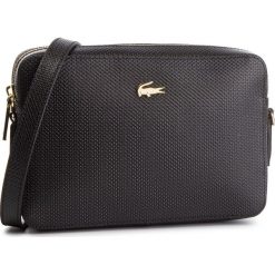 Torebka LACOSTE - Square Crossover Bag NF2564CE. Czarne listonoszki damskie Lacoste, z aplikacjami, ze skóry, zdobione, bez dodatków. Za 799,00 zł.