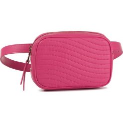 Saszetka nerka FURLA - Swing 1043400 E EAO1 2Q1 2Q0 Lipstick h. Różowe nerki damskie Furla, bez wzorów, ze skóry, młodzieżowe, bez dodatków. Za 789,00 zł.