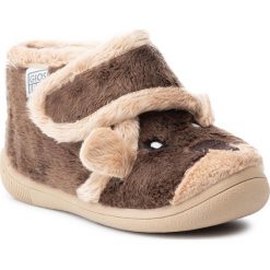 Kapcie GIOSEPPO - 56032 Brown. Pomarańczowe sandały chłopięce Gioseppo, z tworzywa sztucznego, bez zapięcia. Za 149,00 zł.