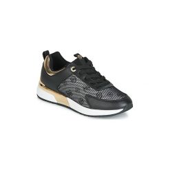 Buty Guess MARJIN. Czarne trampki i tenisówki damskie marki Guess, z aplikacjami, bez zapięcia. Za 509,00 zł.
