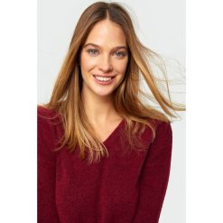 Sweter o luźnym kroju. Swetry damskie Greenpoint, bez wzorów, z elastanu, bez rękawów, bez kaptura. Za 89,99 zł.