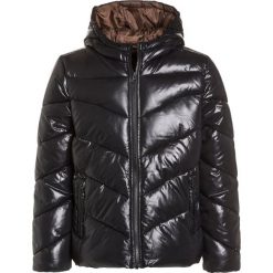 Sisley Kurtka zimowa black. Czarne kurtki dziewczęce marki Sisley, na zimę, z poliesteru. W wyprzedaży za 167,20 zł.