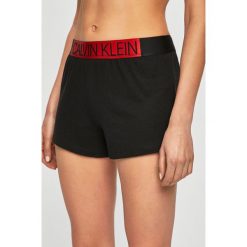 Calvin Klein Jeans - Szorty. Czarne szorty damskie Calvin Klein Jeans, s, bez wzorów, z bawełny, casualowe. Za 159,90 zł.