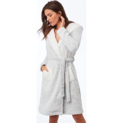 Etam - Szlafrok Ostine. Szare szlafroki damskie Etam, xl, bez wzorów, z poliesteru, bez rękawów, z kapturem. W wyprzedaży za 179,90 zł.