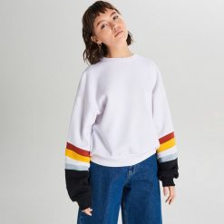 Bluza oversize - Beżowy. Brązowe bluzy damskie Cropp, m, bez wzorów, bez rękawów, bez kaptura. W wyprzedaży za 39,99 zł.